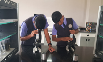 Biology lab cover img